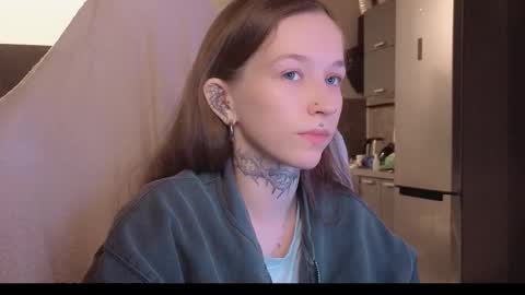 Snapshot of fran_bow chatting on February 21, 9:38 pm fran_bow online show from February 21, 9:38 pm