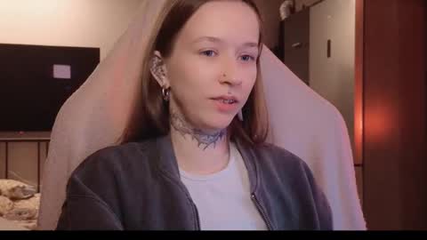 Snapshot of fran_bow chatting on February 22, 8:07 pm fran_bow online show from February 22, 8:07 pm