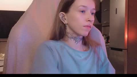 Snapshot of fran_bow chatting on February 23, 7:55 pm fran_bow online show from February 23, 7:55 pm