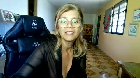 francelune online show from March 31, 7:31 am