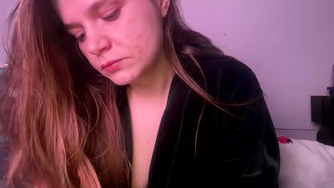 francescafey online show from November 25, 6:35 am