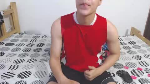 Snapshot of francesco_spank chatting on May 25, 7:20 pm FRANCESCO online show from May 25, 7:20 pm