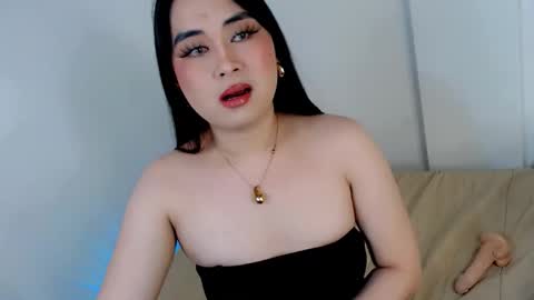 Snapshot of franchesca_fucks chatting on October 24, 8:33 am LOVE online show from October 24, 8:33 am