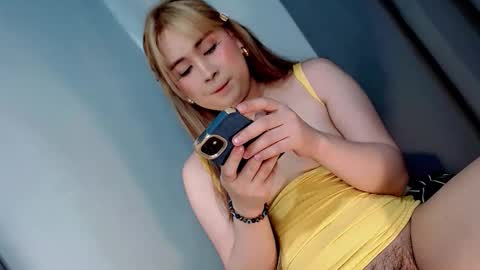 Snapshot of franchesca_fucks chatting on December 19, 11:39 am LOVE online show from December 19, 11:39 am