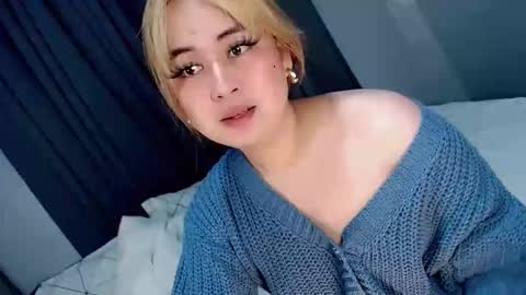 Snapshot of franchesca_fucks chatting on January 9, 2:42 pm LOVE online show from January 9, 2:42 pm