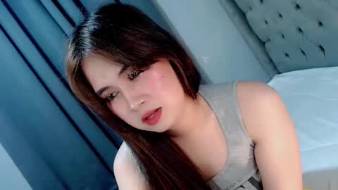 Snapshot of franchesca_fucks chatting on February 23, 8:01 am LOVE online show from February 23, 8:01 am