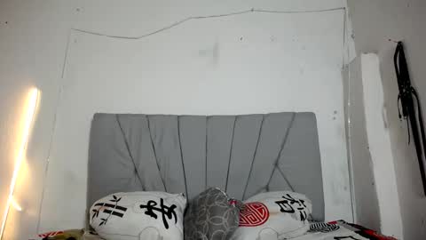 francihot4 online show from February 4, 3:23 am