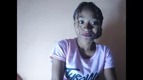 Snapshot of francine925426 chatting on November 2, 6:38 am francine925426 online show from November 2, 6:38 am