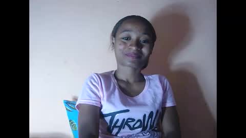 Snapshot of francine925426 chatting on November 3, 8:26 am francine925426 online show from November 3, 8:26 am