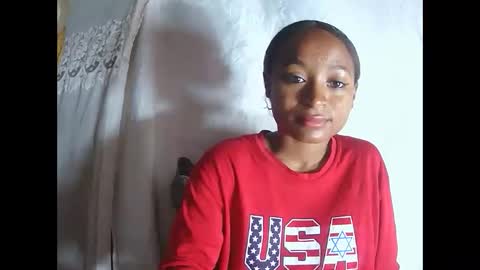 Snapshot of francine925426 chatting on November 20, 8:36 am francine925426 online show from November 20, 8:36 am