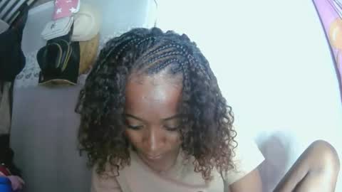 Snapshot of francine925426 chatting on December 13, 7:53 pm francine925426 online show from December 13, 7:53 pm