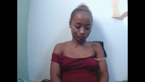 francine925426 online show from May 24, 1:05 pm