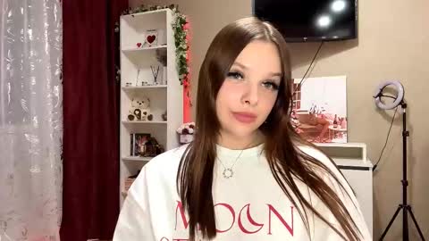 Lina online show from March 23, 4:33 pm