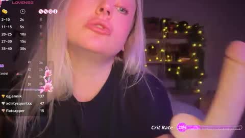 Snapshot of francis_digby chatting on January 11, 12:37 am Francis Digby online show from January 11, 12:37 am