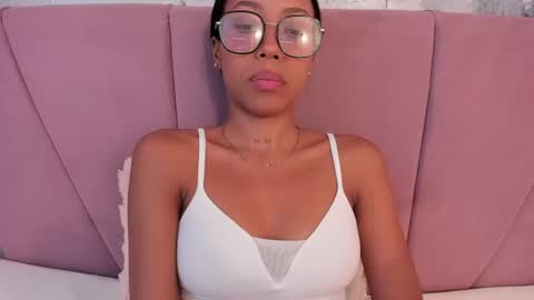 Snapshot of francis_leams chatting on July 14, 10:26 pm Laura online show from July 14, 10:26 pm