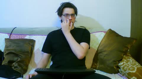 Snapshot of francisgray chatting on February 8, 10:35 pm Frank online show from February 8, 10:35 pm