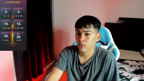 Snapshot of franco_rizzo01 chatting on December 1, 10:53 pm frank online show from December 1, 10:53 pm