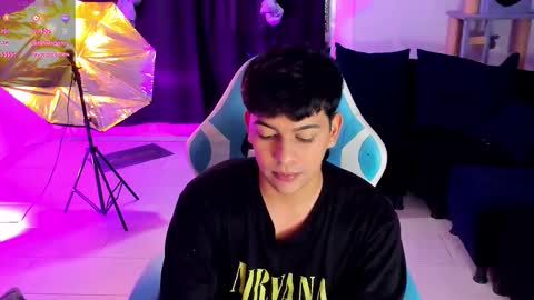 Snapshot of franco_rizzo01 chatting on November 19, 12:43 am frank online show from November 19, 12:43 am