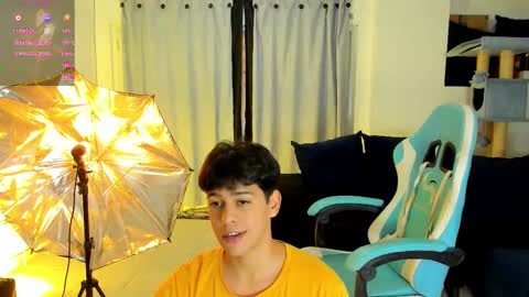 Snapshot of franco_rizzo01 chatting on November 30, 10:25 pm frank online show from November 30, 10:25 pm