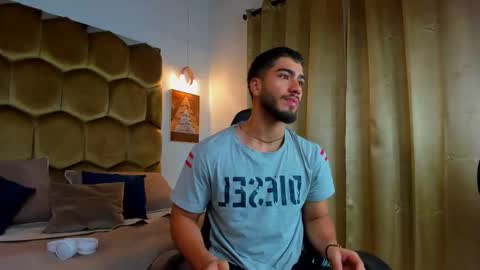 Snapshot of francobanderas1 chatting on February 23, 11:07 am FRANCO online show from February 23, 11:07 am