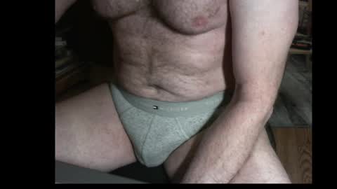 Snapshot of francois4059 chatting on April 12, 6:29 am Franois online show from April 12, 6:29 am