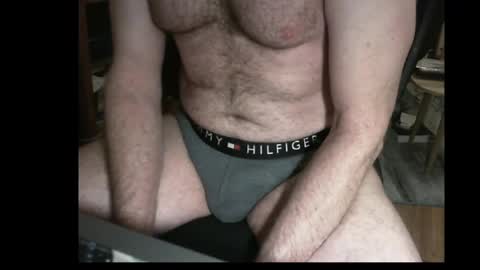 Snapshot of francois4059 chatting on April 16, 4:57 am Franois online show from April 16, 4:57 am