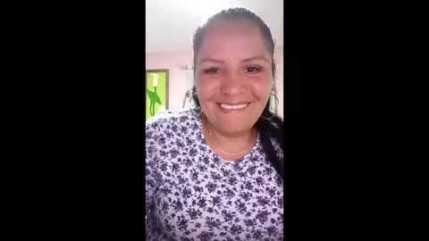 Snapshot of francy_froz chatting on December 19, 3:46 am francy froz online show from December 19, 3:46 am