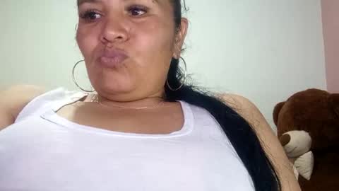 Snapshot of francy_froz chatting on February 2, 5:06 am francy froz online show from February 2, 5:06 am