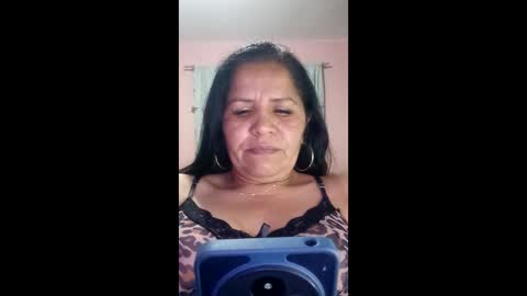 Snapshot of francy_froz chatting on February 25, 4:11 am francy froz online show from February 25, 4:11 am