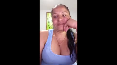 Snapshot of francy_froz chatting on May 4, 8:27 pm francy froz online show from May 4, 8:27 pm