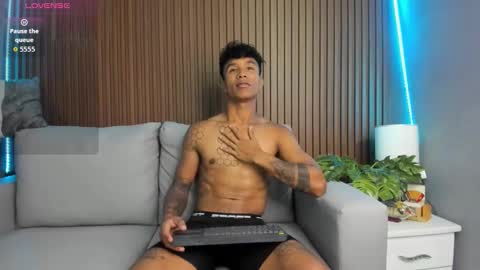 frank98_ online show from September 25, 5:33 am