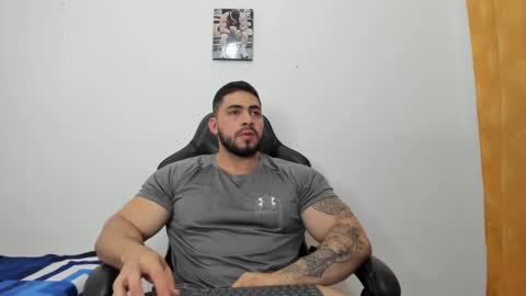 frank_foxx1 online show from November 2, 4:04 am