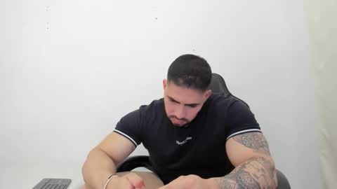 frank_foxx1 online show from March 25, 2:06 am