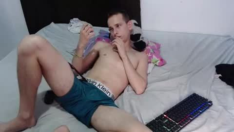 Snapshot of frankbroad68 chatting on September 18, 3:08 am Frank online show from September 18, 3:08 am