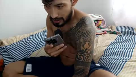 frankdanielsmolano online show from June 19, 3:38 pm