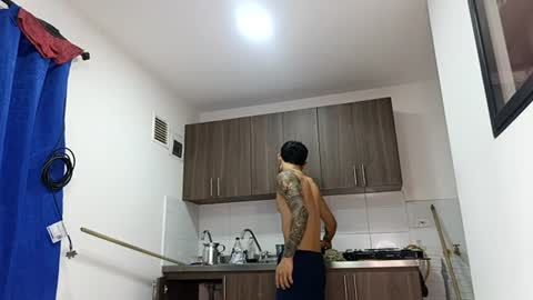 frankdanielsmolano online show from July 8, 4:00 pm