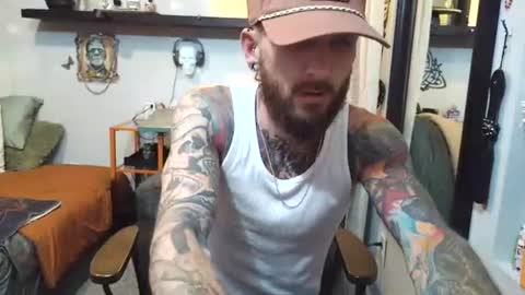 Snapshot of frankiedray chatting on June 17, 5:43 am Frankie DRay LikeFollowShareBuild online show from June 17, 5:43 am