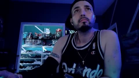 frankievw9 online show from September 13, 11:21 am