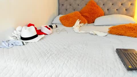 frank online show from December 24, 9:06 am