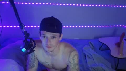 Snapshot of frankoafterdark chatting on September 10, 7:41 am Franco online show from September 10, 7:41 am