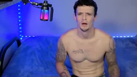 Snapshot of frankoafterdark chatting on September 18, 12:45 am Franco online show from September 18, 12:45 am