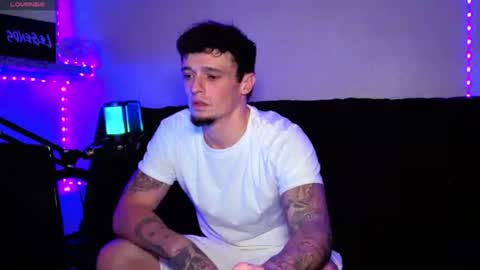 Snapshot of frankoafterdark chatting on November 5, 1:38 am Franco online show from November 5, 1:38 am