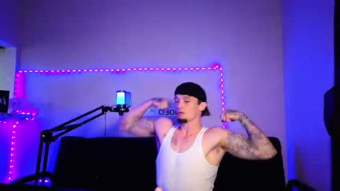 Snapshot of frankoafterdark chatting on November 13, 1:04 am Franco online show from November 13, 1:04 am