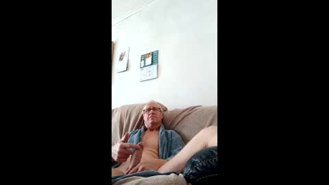 Snapshot of franskyi chatting on January 8, 9:11 am franskyi online show from January 8, 9:11 am