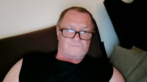Wolfi online show from June 21, 5:54 am