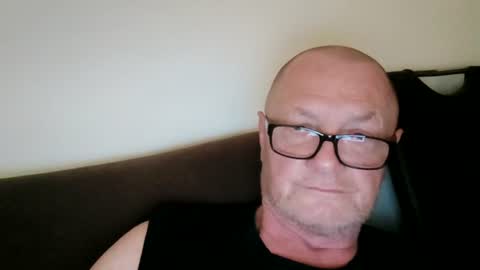 Wolfi online show from June 23, 5:49 am