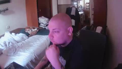 freak_azoid online show from June 6, 9:47 am