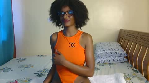Snapshot of freakky_nessa chatting on December 8, 9:24 am Nessa-Independent model online show from December 8, 9:24 am