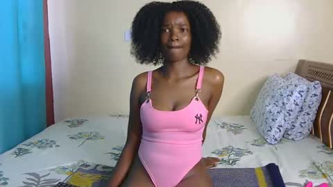 Snapshot of freakky_nessa chatting on December 31, 7:20 am Nessa-Independent model online show from December 31, 7:20 am