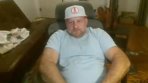 Snapshot of freakpopsickle69 chatting on March 5, 3:24 am poundyouout1969 online show from March 5, 3:24 am